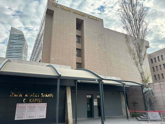 İzmir'de sahte site açıp, dolandırıcılık yapan 25 şüpheli tutuklandı