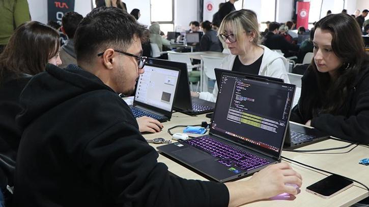 Samsun'da TUA tarafından yapılan Astro Hackhaton yarışması başladı