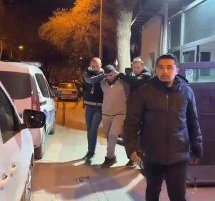 Çatıdaki güneş enerjisi panellerini çalan 2 kişi yakalandı