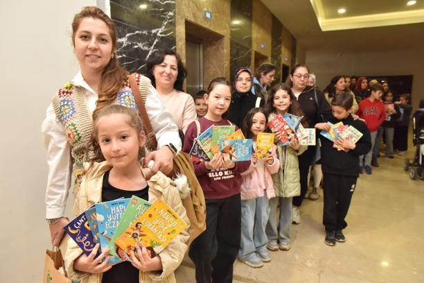 Kepez Kitap Fuarı’na yoğun ilgi