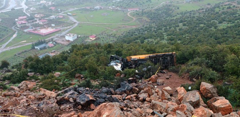 Gaziantep’te uçuruma devrilen TIR’ın şoförü öldü