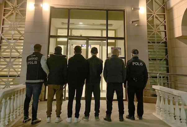 Gaziantep'te takside 4 kaçak göçmen yakalandı