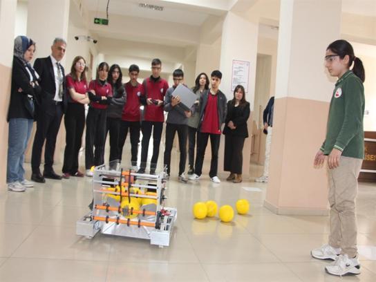 Şırnaklı öğrenciler kurdukları robotik kodlama takımıyla yarışacak