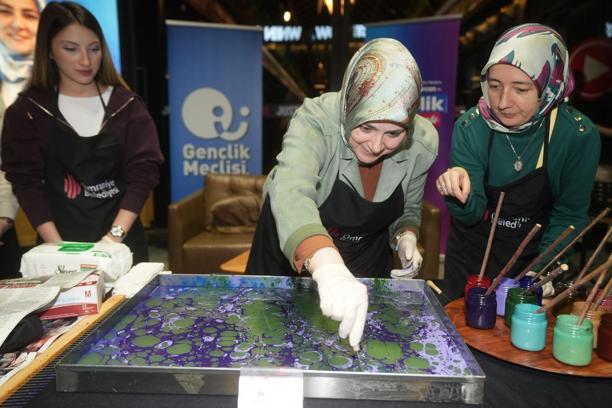 Ak Parti Genel Merkez Kadın Kolları Başkanı Ercan, Ümraniye’de gençlerle buluştu