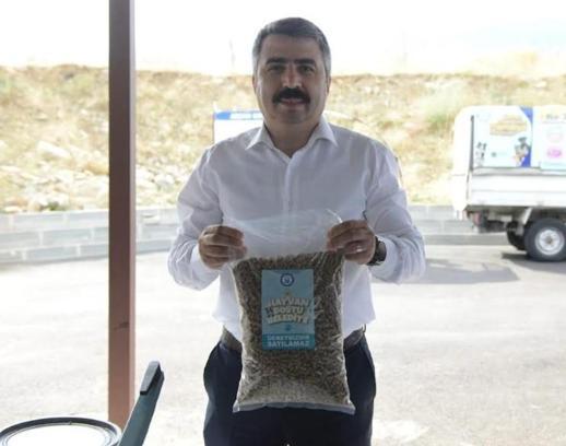 Yıldırım Belediyesi, 242 ton yemek atığından 128 ton mama üretti