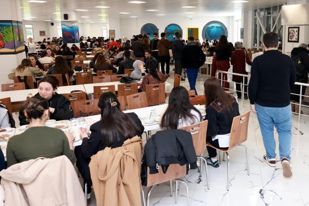 TÜ öğrencilere 100 bin kişilik ‘askıda yemek’ uygulaması başlattı