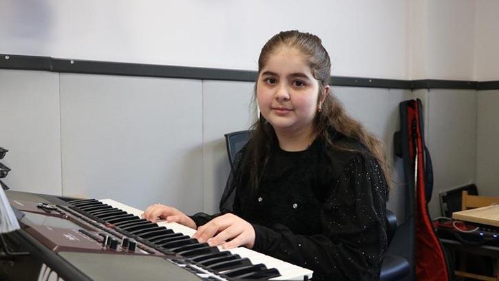 His kaybı ile sağ kolunu kullanamayan Zeynep, 2’nci kez hastalığını yendi