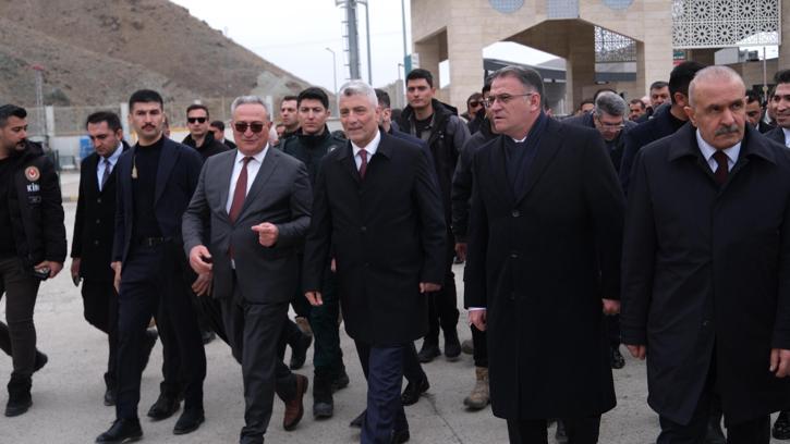 Bakan Bolat, mart ayı dış ticaret verilerini açıkladı (2)