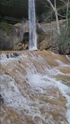 Kuruyan şelaleler coştu, seyirlik görüntüler oluştu