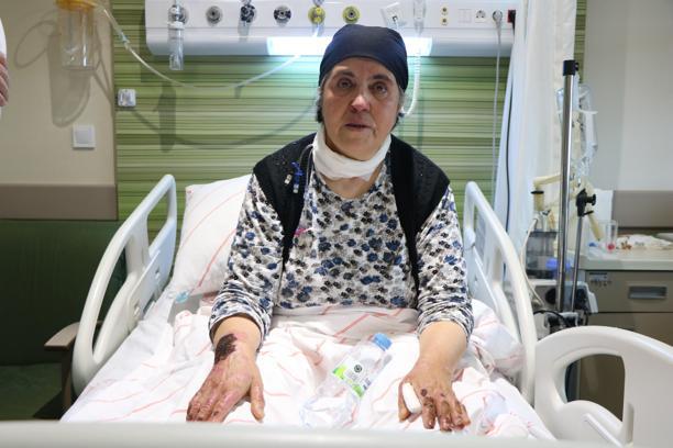 Kızı 'Melek'i yangında kaybedip evsiz kalan anne, hayata tutunmaya çalışıyor