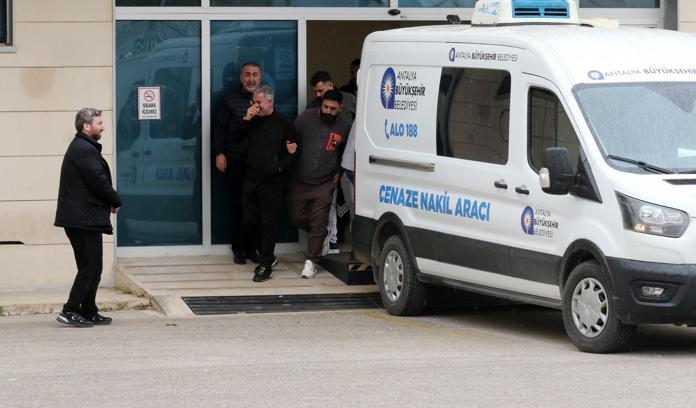 Tatil için geldiği Antalya'da boğulan Ali'nin cenazesini yakınları aldı