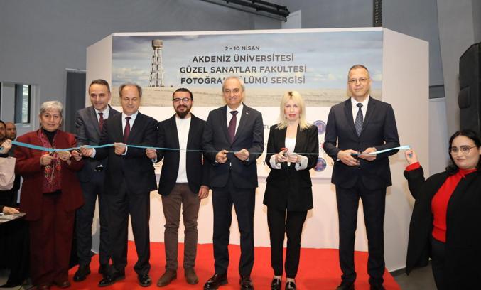 GSF öğrencilerinden anlamlı sergi