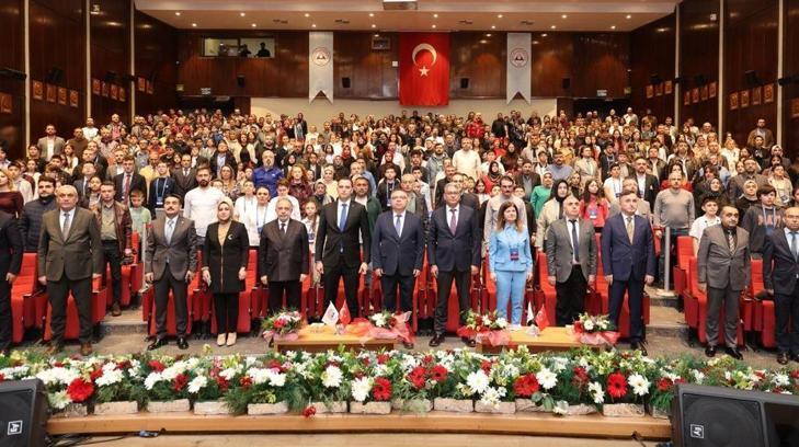 ERÜ'de TÜBİTAK Ortaokul Öğrencileri Araştırma Projeleri Kayseri Bölge Yarışması’nın ödül töreni