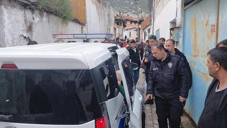 Eski eşinin birlikte yaşadığı ileri sürülen kişi tarafından bıçaklandı