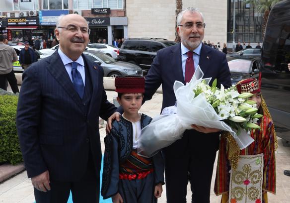 Bakan Işıkhan: Türkiye’yi  karşılaşabileceği muhtemel tüm risklere karşı koruyacak her türlü tedbiri alıyoruz