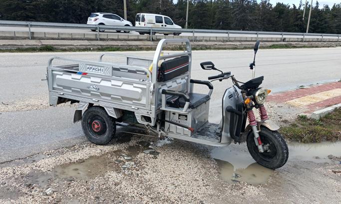 Üçtekerden düşen yolcu yaralandı