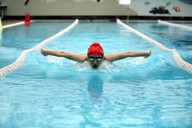 Su korkusunu yenmek için başladığı yüzmede Türkiye 3’üncüsü oldu