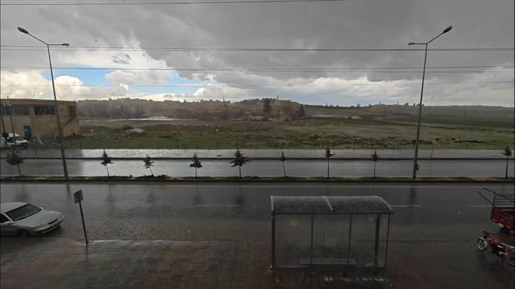 Mardin'in Midyat ilçesinde dolu etkili oldu