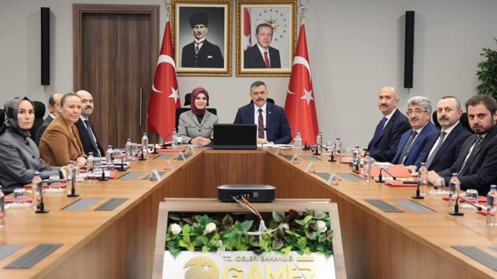 Bakanlar Göktaş ile Çiftçi, valilerle çevrimiçi toplantı gerçekleştirdi