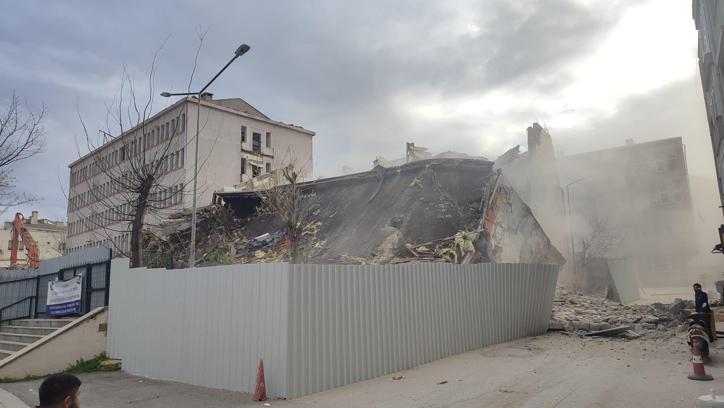 Tehlikeli bina yıkımına 160 bin lira ceza