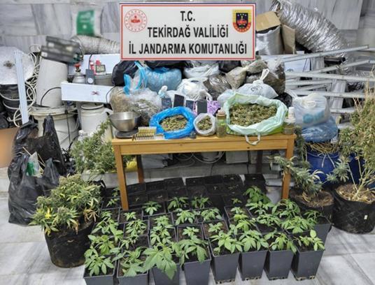 Kaçak elektrik kullanılarak uyuşturucu üretilen eve operasyon