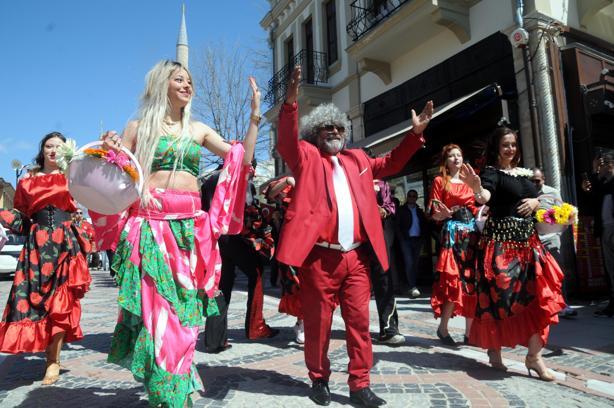 Edirne’de Dünya Romanlar Günü renkli görüntülerle kutlandı