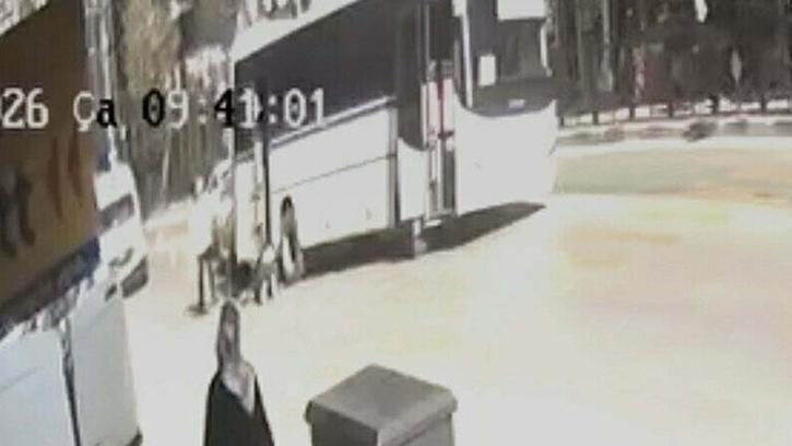 Kriko kaydı, tamir etmeye çalıştığı minibüsün altında kalıp, yaralandı