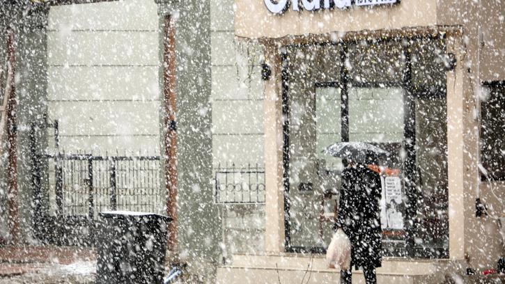 Erciş beyaza büründü