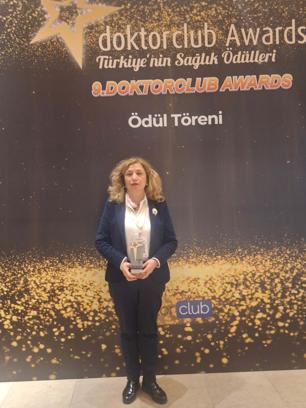 EÜ'lü bilim insanına 'Yılın İlaç Endüstrisi' kategorisinde ödül