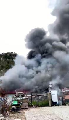 Elektrik kontağından çıkan yangın çıkanda ev kullanılamaz hale geldi