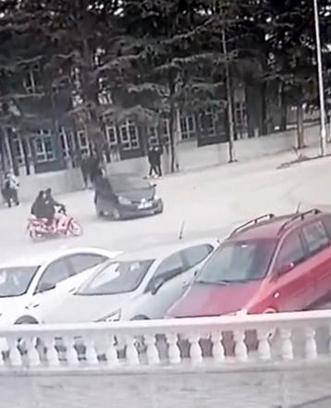 Otomobille motosiklet çarpıştı: 2 yaralı