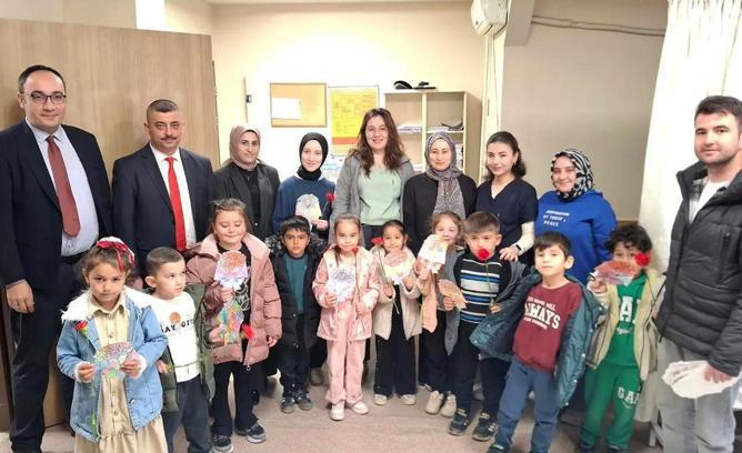 Minik öğrencilerin hastane ziyareti