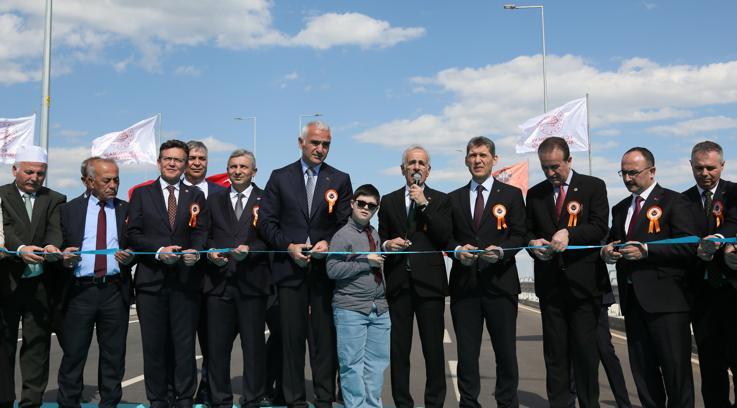 Bakan Uraloğlu ve Bakan Ersoy, Altınkale Farklı Seviyeli Kavşağı'nın açılış törenine katıldı