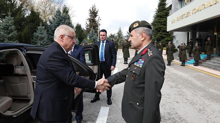 Bakan Güler, Kara Kuvvetler Komutanlığı'nda değerlendirme toplantısına başkanlık etti