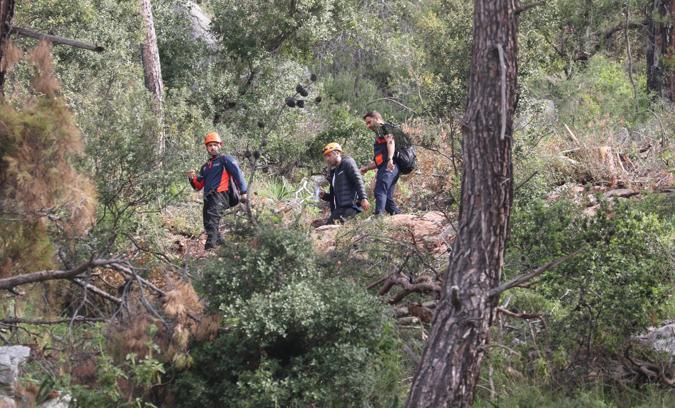 Dağda yolunu kaybetti, telefon şarjı bitince dronla bulundu