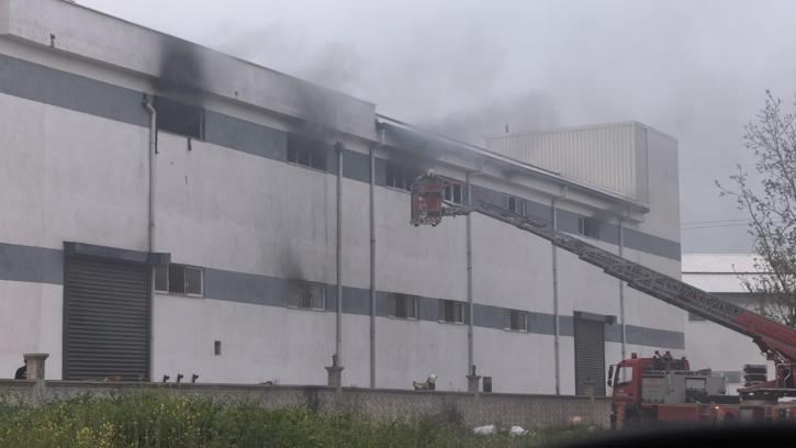 Bursa'da mobilya fabrikası yangını