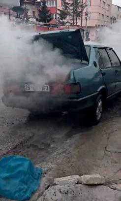 Ordu'da park halindeki otomobilde yangın
