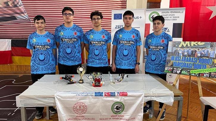 Türk öğrenciler, Yunanistan'da yapılan robot olimpiyatında 1'inci oldu