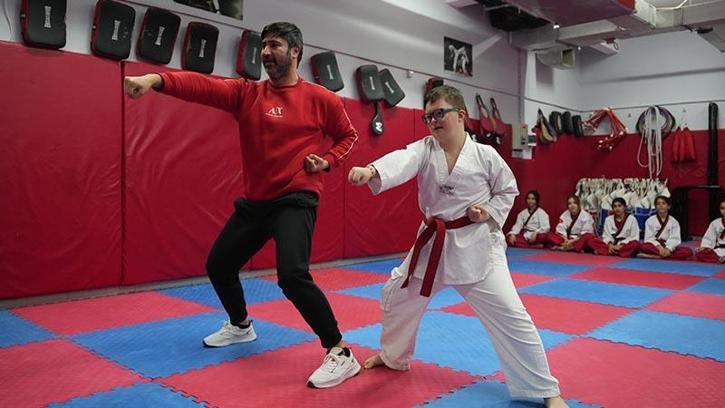 Down sendromlu Berke, tekvandoda Türkiye ve dünya dereceleri istiyor