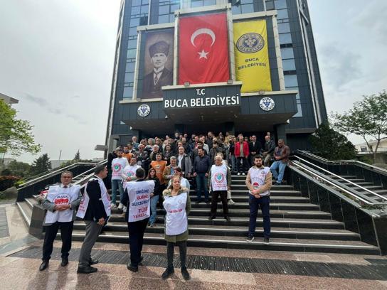 Buca Belediyesi'nde memurlar iş bırakma eyleminde