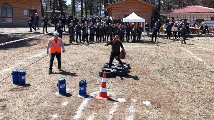 Ormancılar, zorlu parkurlarda kıyasıya yarıştı