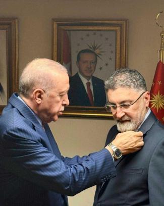 Serik Belediye Başkanı Kumbul AK Parti'ye geçti