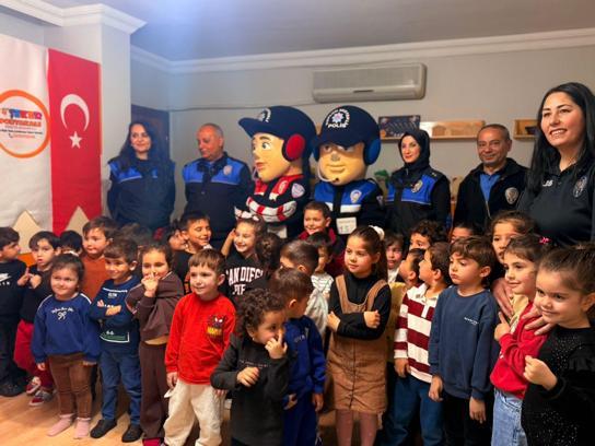 Polislerden trafik ve güvenlik eğitimi