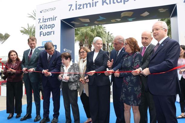 İzmir Kitap Fuarı 7'nci kez kapılarını açtı