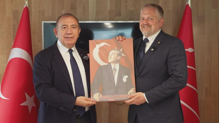 Gürsel Tekin ile bir araya gelen Liberland Cumhurbaşkanı Jedlicka: Vatandaşlık için Türkiye'den 80 bin başvuru var