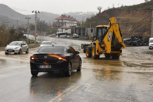 Bitlis’te aynı noktada 2 ay sonra yine heyelan meydana geldi