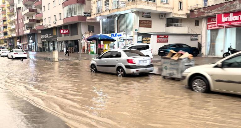 Midyat’ta sağanak hayatı olumsuz etkiledi