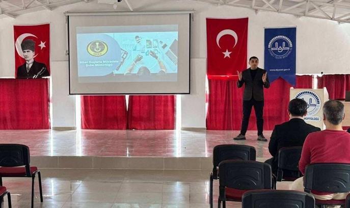 Jandarmadan siber farkındalık eğitimi