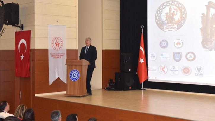 İzmir Üni Cup'ın lansmanı Ege Üniversitesi'nde yapıldı