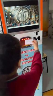 Hatay’da ilkokulda veli bilgilendirme sistemi devreye alındı